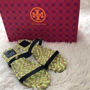 NWB NW Tory Burch Super Cute 💙flat sandals